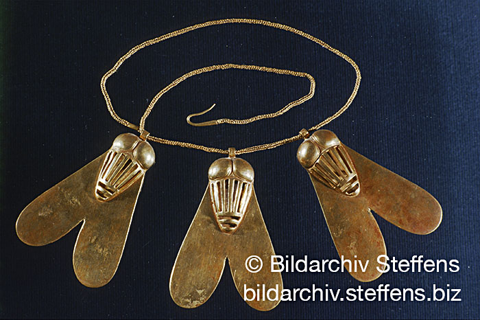 Halskette der Königin Ahotep © Bildarchiv Steffens/H. Stierlin